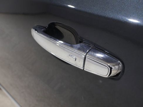 Used 2020 Chevrolet Traverse Premier w/ LPO, Floor Liner Package AWD/4WD image 9