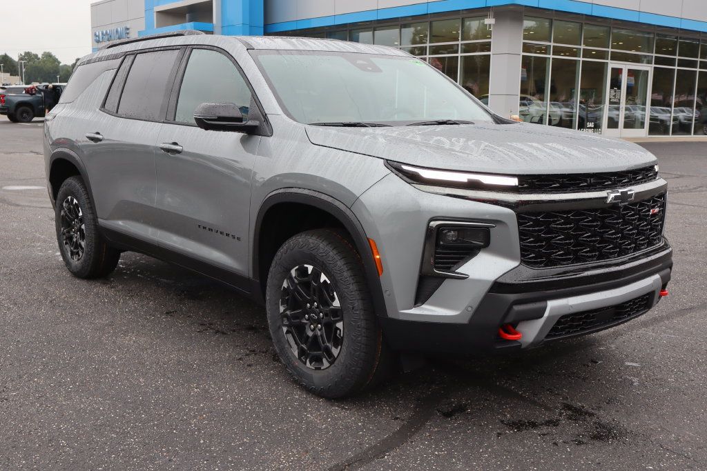 New 2027 Chevrolet Traverse Z71 w/ Enhanced Driving Package AWD/4WD image 2