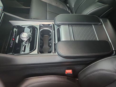 New 2026 Jeep Grand Wagoneer 4WD image 22