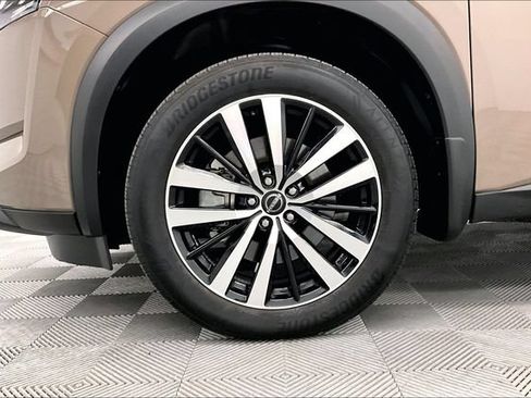 Used 2025 Nissan Pathfinder Platinum w/ Cargo Package AWD/4WD image 10