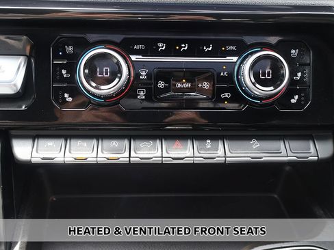 Used 2024 GMC Sierra 1500 AT4 w/ Technology Package AWD/4WD image 8