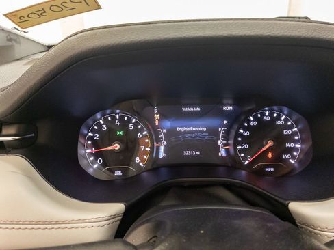 Used 2025 Jeep Compass Limited image 15