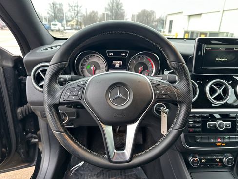 Used 2014 Mercedes-Benz CLA 250 image 16