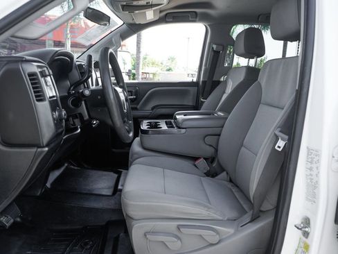 Used 2018 GMC Sierra 2500 2WD Crew Cab w/ Sierra Convenience Package image 17