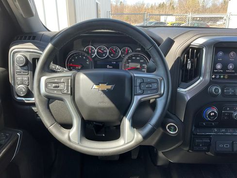 Used 2023 Chevrolet Silverado 2500 LT w/ Convenience Package image 4