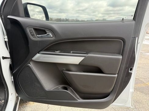 Used 2022 Chevrolet Colorado LT w/ Luxury Package image 34