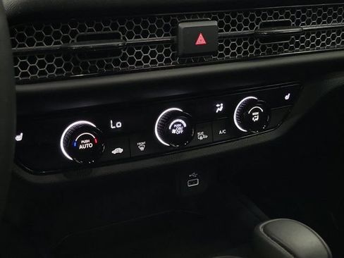 Certified 2025 Honda HR-V Sport image 30