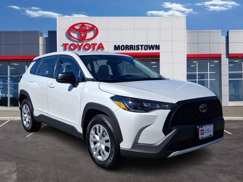 Certified 2023 Toyota Corolla Cross L image 1