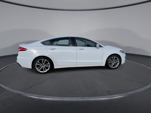 Used 2020 Ford Fusion Titanium image 9