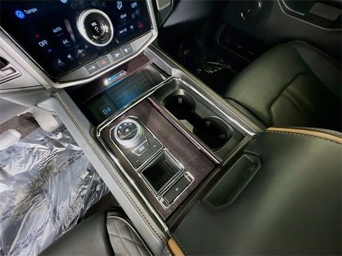 Used 2023 Ford Expedition Platinum image 24