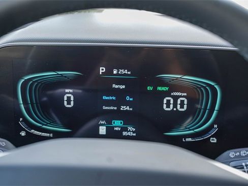 Certified 2025 Kia Niro EX image 25