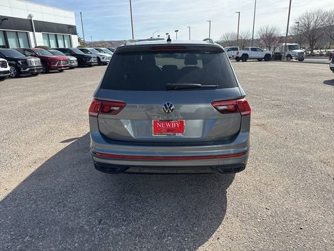 Used 2023 Volkswagen Tiguan SE R-Line image 6