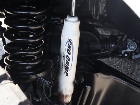 Used 2018 RAM 2500 SLT AWD/4WD image 47