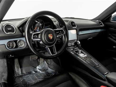 Used 2017 Porsche 718 Cayman Base image 2