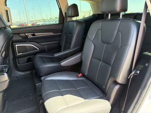Used 2022 Kia Telluride EX w/ EX Premium Package FWD image 6