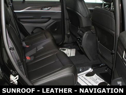 New 2025 Jeep Grand Cherokee Limited image 28