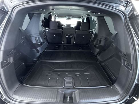 Certified 2025 Honda Pilot Sport image 32