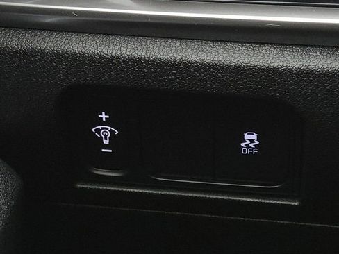 Used 2024 Kia Sorento LX image 10