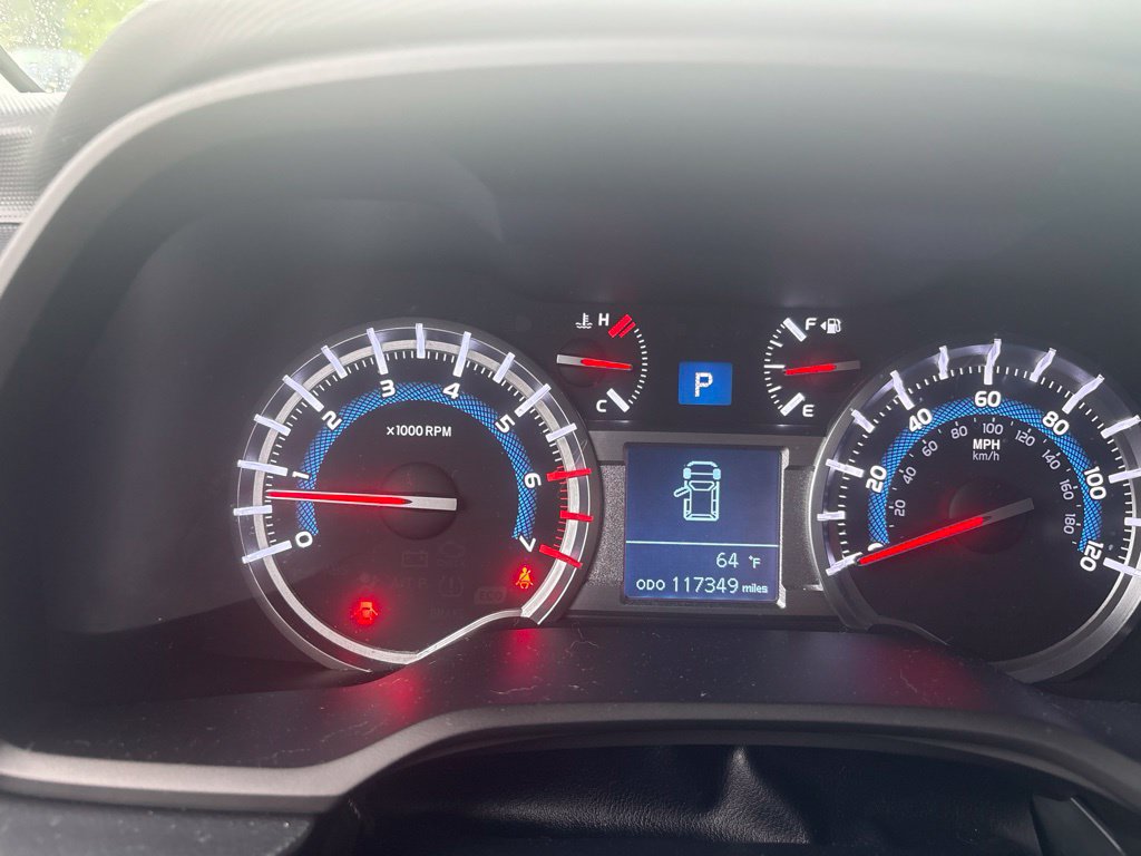 Used 2019 Toyota 4Runner SR5 w/ Four Season Floor Mat Package AWD/4WD image 11