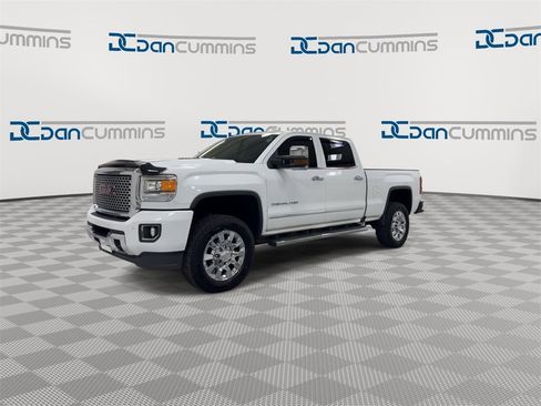 Used 2016 GMC Sierra 2500 Denali w/ Duramax Plus Package image 4