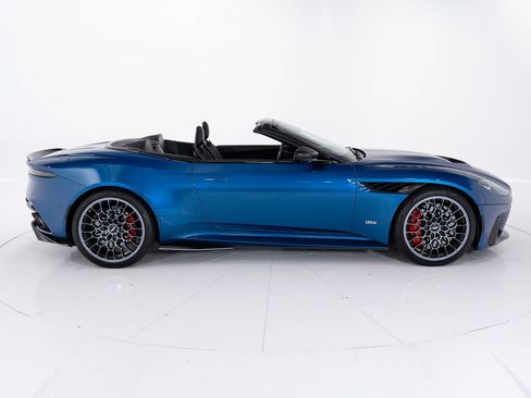 Used 2023 Aston Martin DBS Superleggera Volante image 6