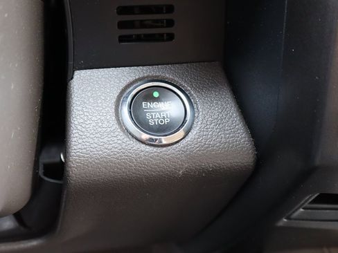 Used 2020 Ford Expedition Limited image 12