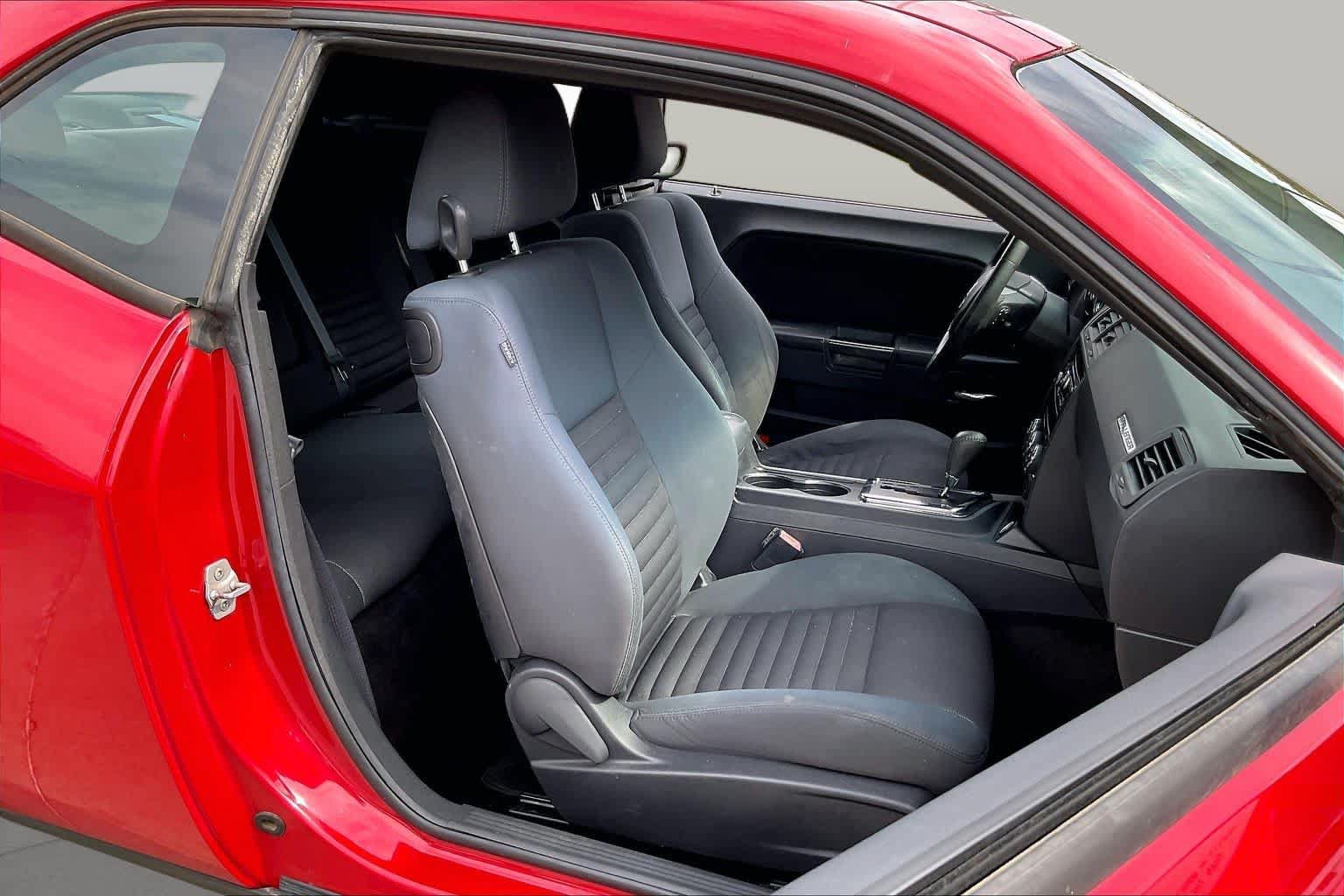 Used 2012 Dodge Challenger SXT RWD image 8