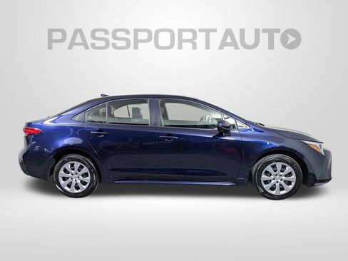 Certified 2025 Toyota Corolla LE image 9