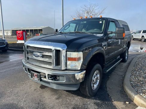Used 2010 Ford F250 XLT image 2