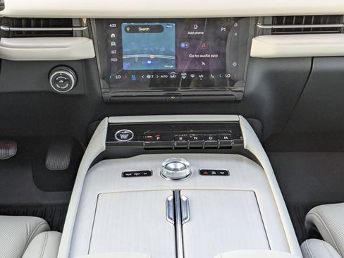 Certified 2025 Lincoln Navigator Reserve image 22