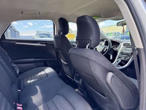 Used 2013 Ford Fusion SE FWD image 29