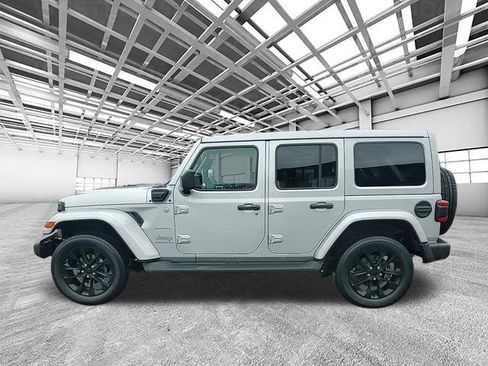 Used 2023 Jeep Wrangler Unlimited Sahara w/ Cold Weather Group image 6