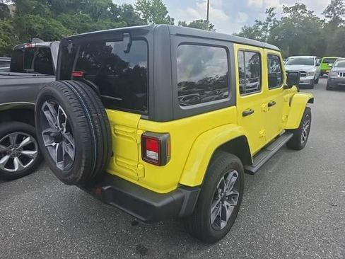 Used 2024 Jeep Wrangler Unlimited w/ Convenience Group AWD/4WD image 3