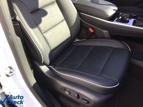 Used 2025 Buick Enclave Sport Touring image 12