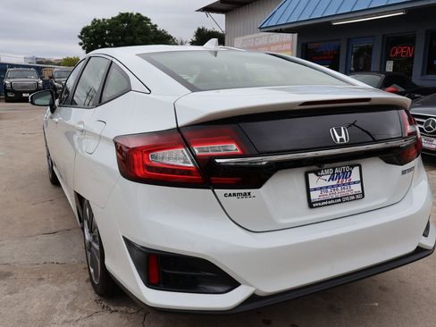 Used 2018 Honda Clarity Plug-In Hybrid image 5