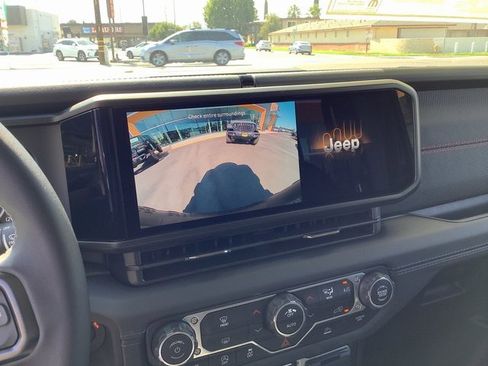 New 2025 Jeep Wrangler Rubicon w/ XTREMEE 35" Tire Package image 19