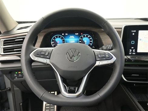 New 2025 Volkswagen Atlas SEL Premium R-Line image 28