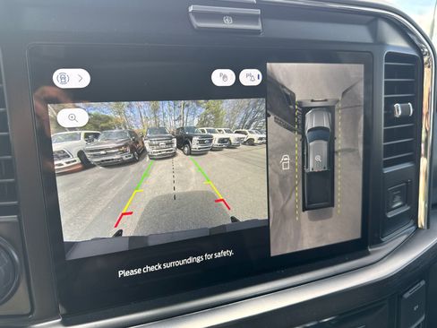 New 2026 Ford F250 Lariat w/ Black Appearance Package image 31