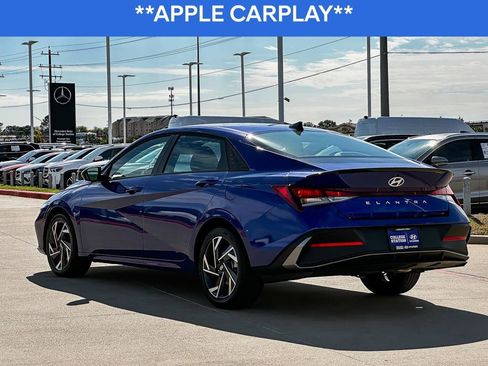 Used 2025 Hyundai Elantra Sport image 8