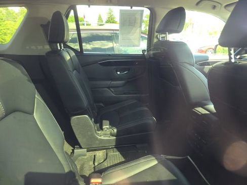 Used 2025 Honda Pilot EX-L image 5