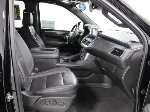 Used 2024 Chevrolet Suburban RST image 32