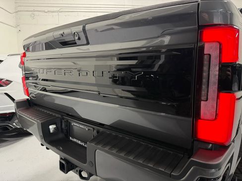 Used 2025 Ford F250 Platinum image 15