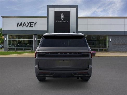 New 2026 Lincoln Navigator L Black Label AWD/4WD image 28