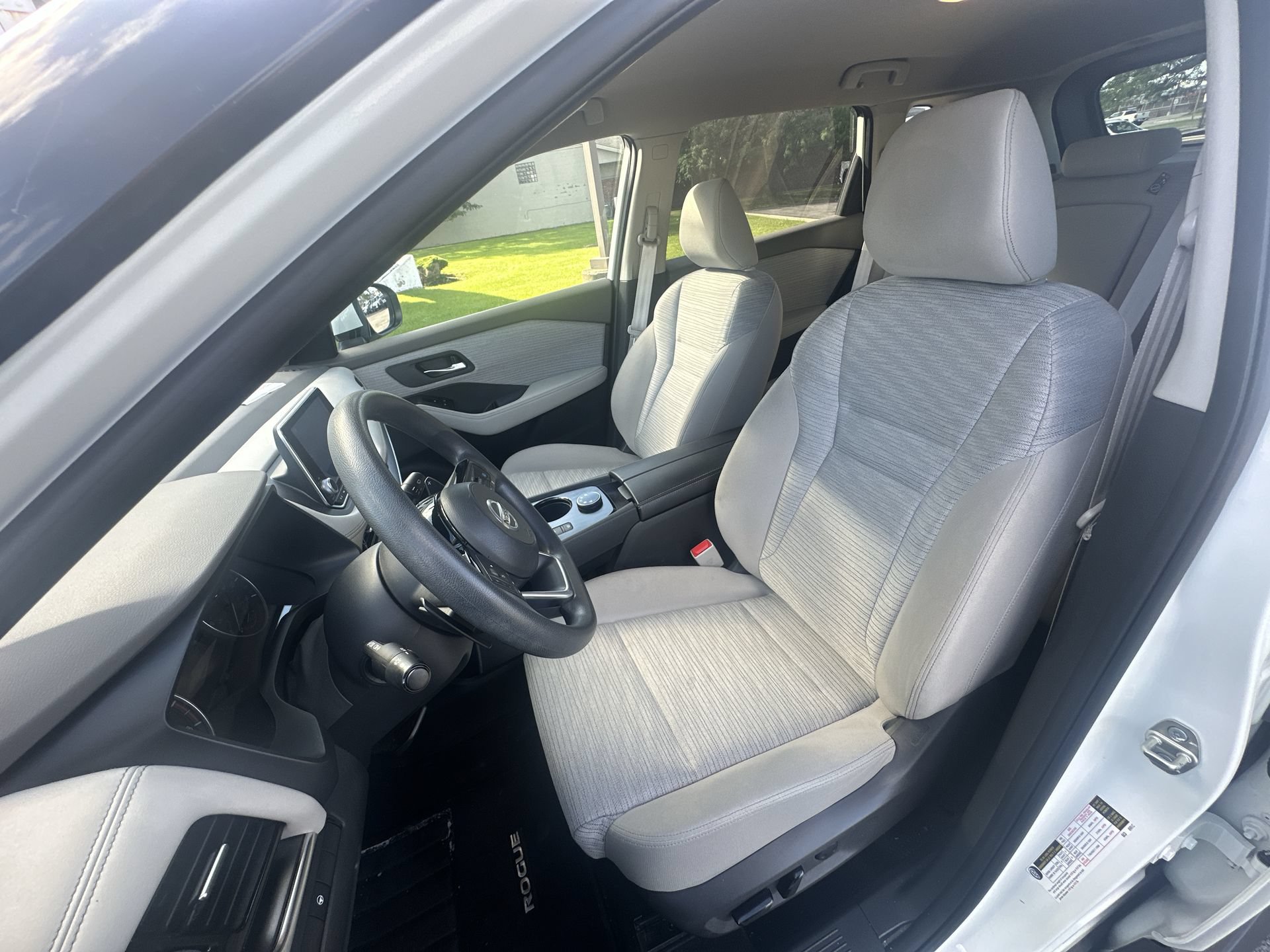 Used 2021 Nissan Rogue SV AWD/4WD image 19