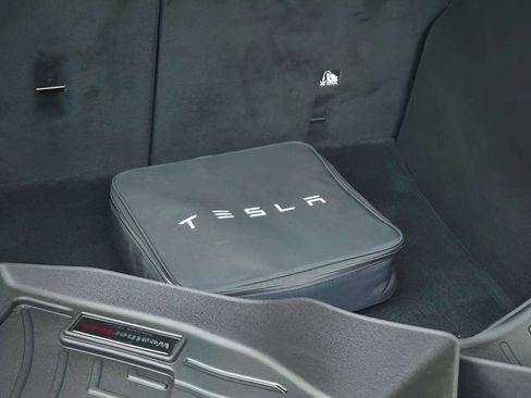 Used 2021 Tesla Model S Plaid image 31