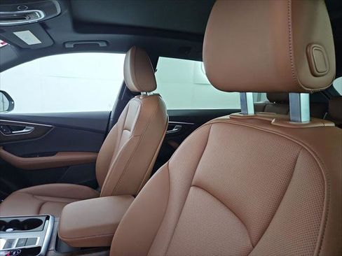 Certified 2025 Audi Q8 Premium Plus w/ Premium Plus Package AWD/4WD image 18