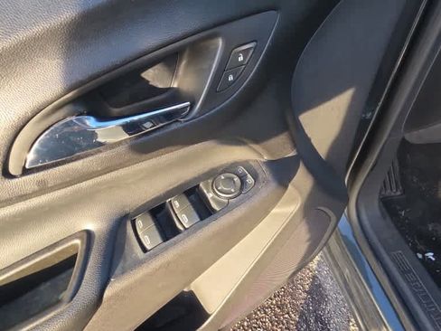 Used 2020 Chevrolet Equinox LT image 4