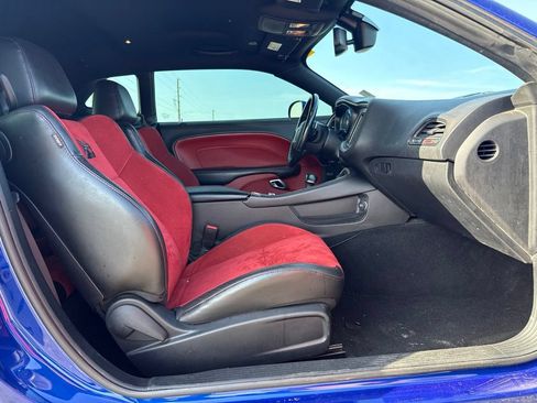 Used 2022 Dodge Challenger R/T Scat Pack RWD image 10