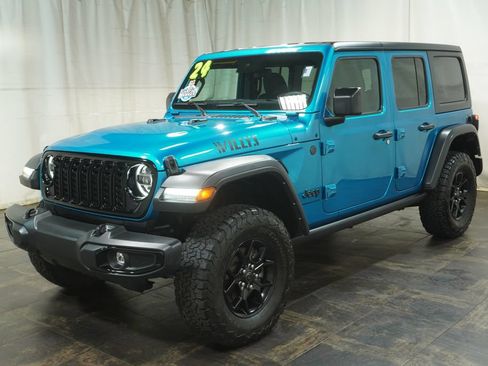 Used 2024 Jeep Wrangler Unlimited Sport AWD/4WD image 2