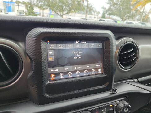 Used 2022 Jeep Wrangler Unlimited Sport image 21